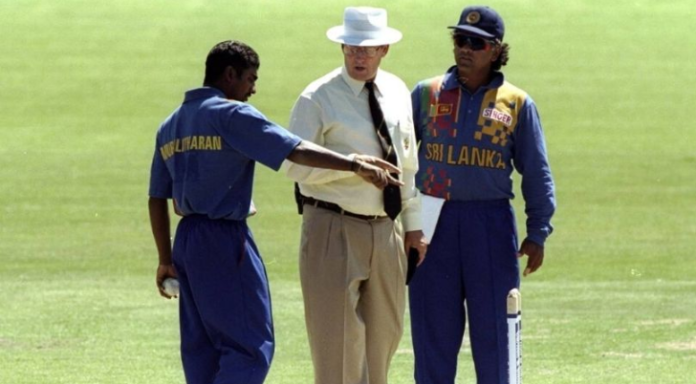 Muttiah Muralitharan no-ball controversy