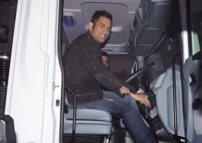 Dhoni driving team bus During 2008 Test Series Against Australia