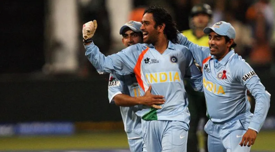 Dhoni in 2007 T20 World Cup