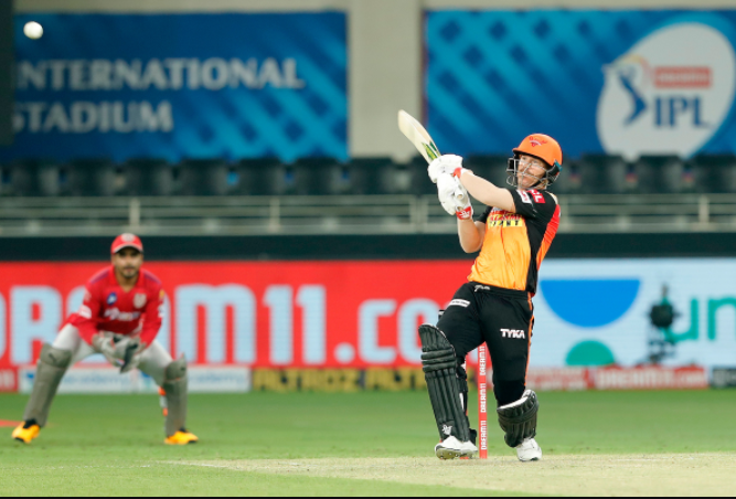 SRH vs KXIP | Warner reach his fifty in 37 deliveries