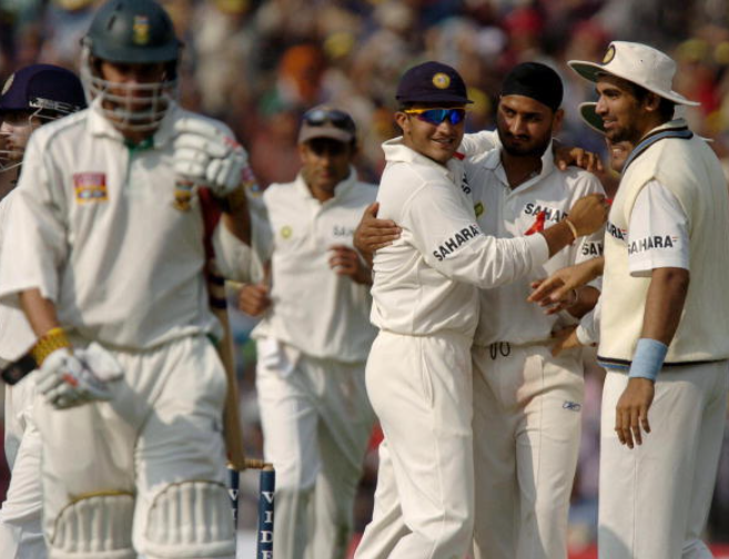 India beats Australia in 2001 Test series